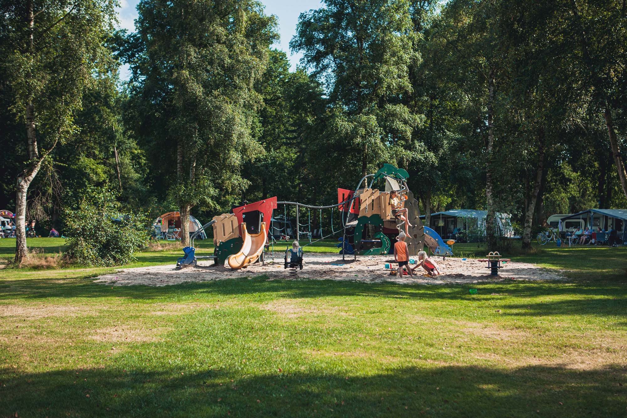 Speeltuin kampeerplaats berenkuil