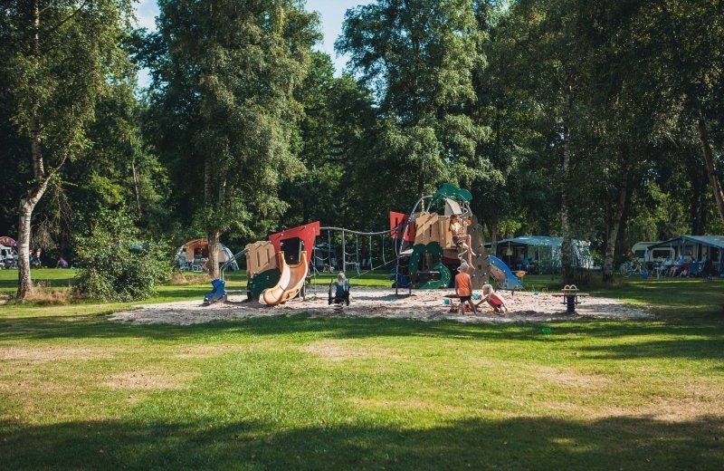 Speeltuin kampeerplaats berenkuil